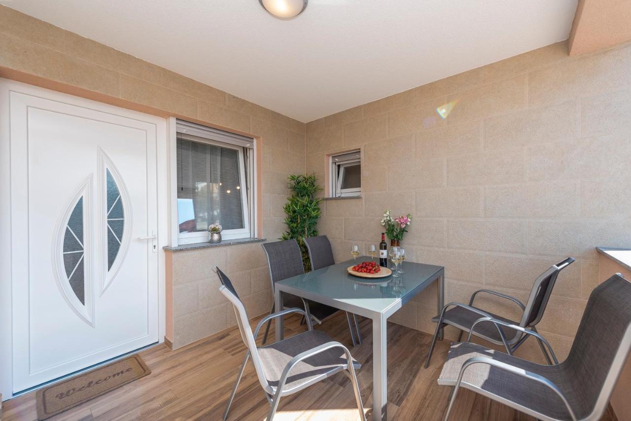 Luxury Apartments - La Vir 3 & 4 Bagian luar foto
