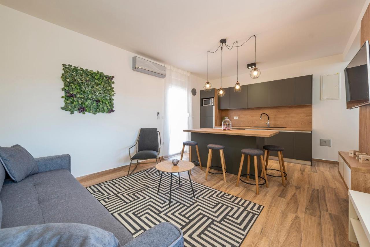 Luxury Apartments - La Vir 3 & 4 Bagian luar foto