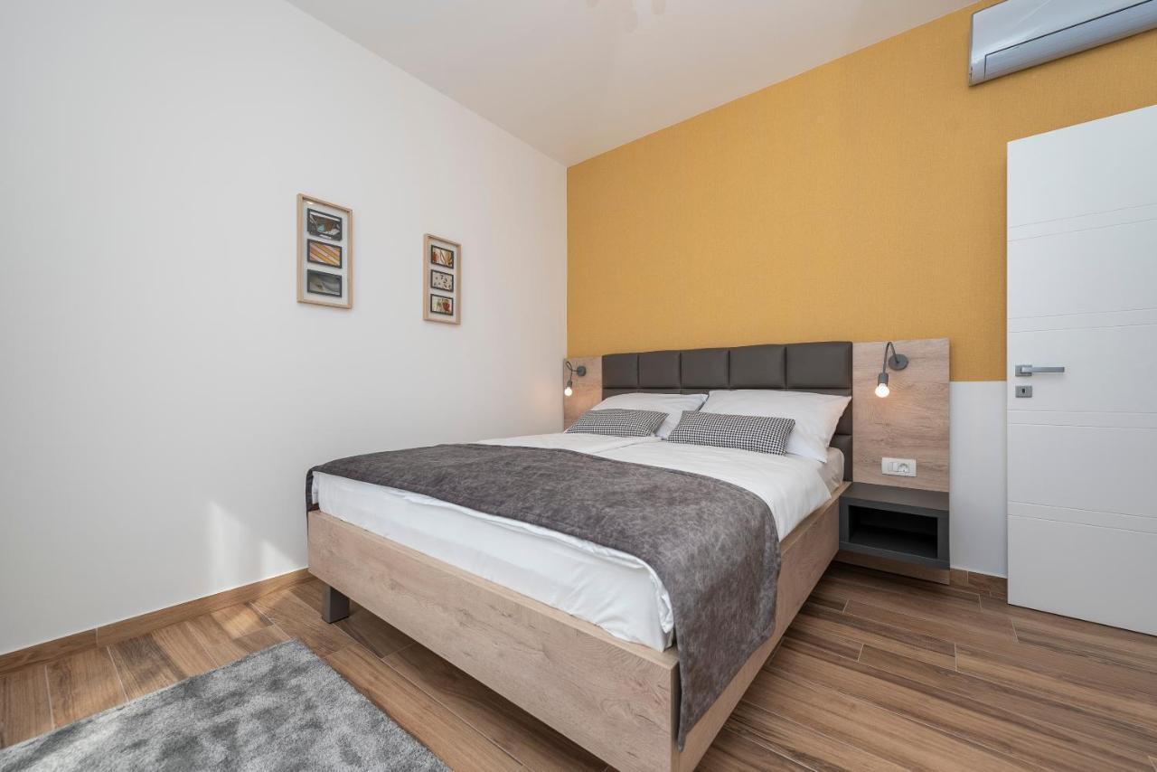 Luxury Apartments - La Vir 3 & 4 Bagian luar foto