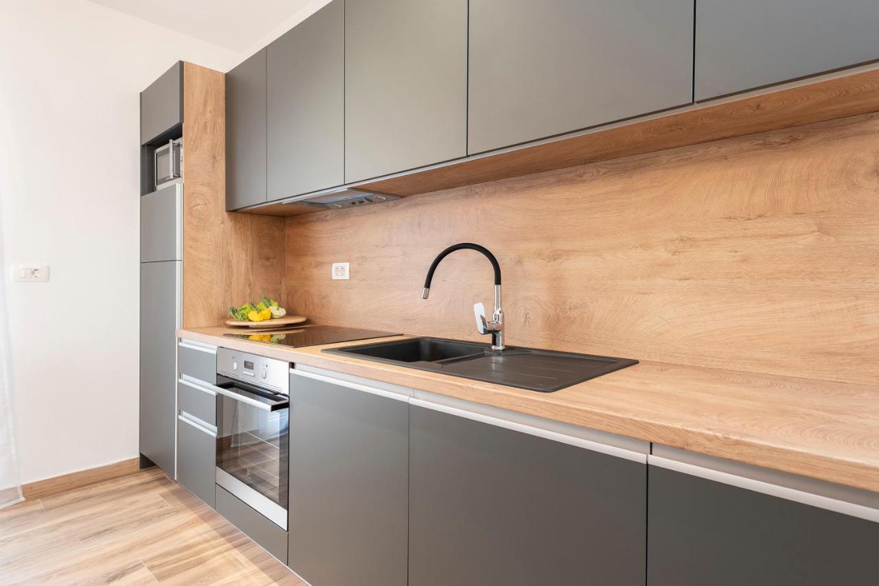 Luxury Apartments - La Vir 3 & 4 Bagian luar foto