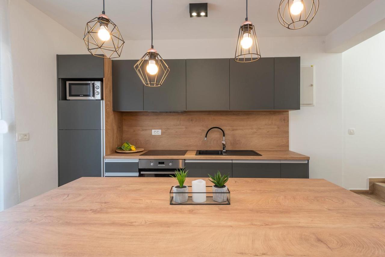 Luxury Apartments - La Vir 3 & 4 Bagian luar foto