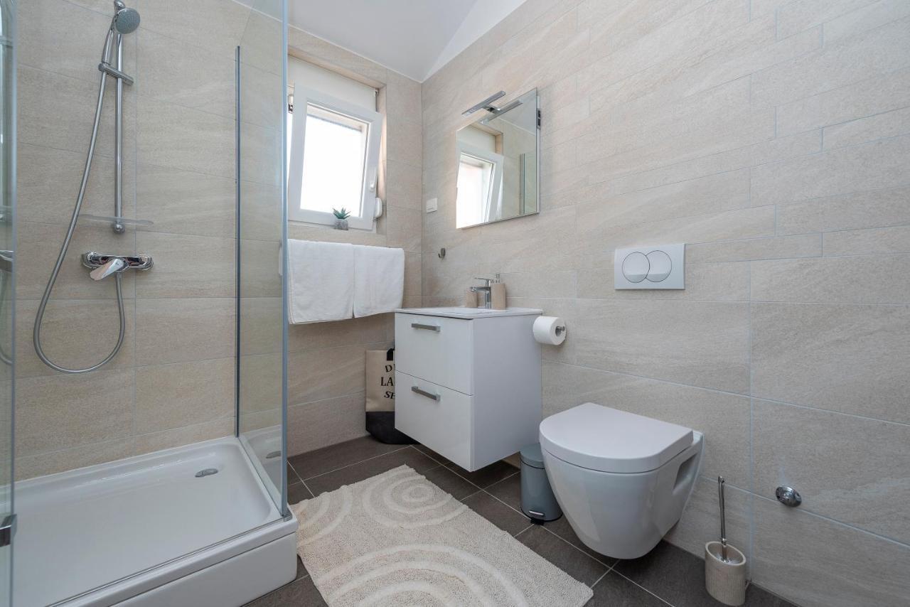 Luxury Apartments - La Vir 3 & 4 Bagian luar foto