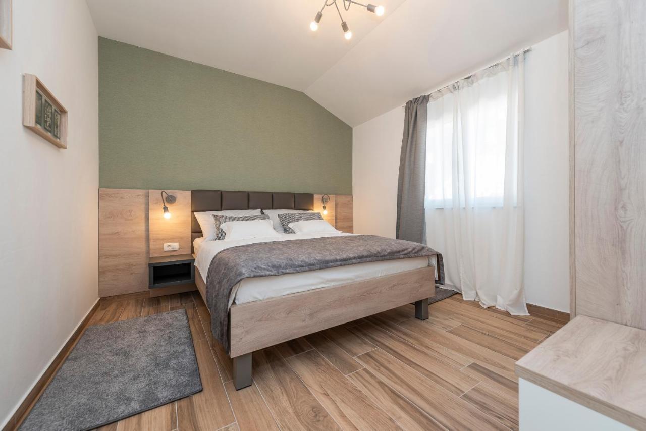 Luxury Apartments - La Vir 3 & 4 Bagian luar foto