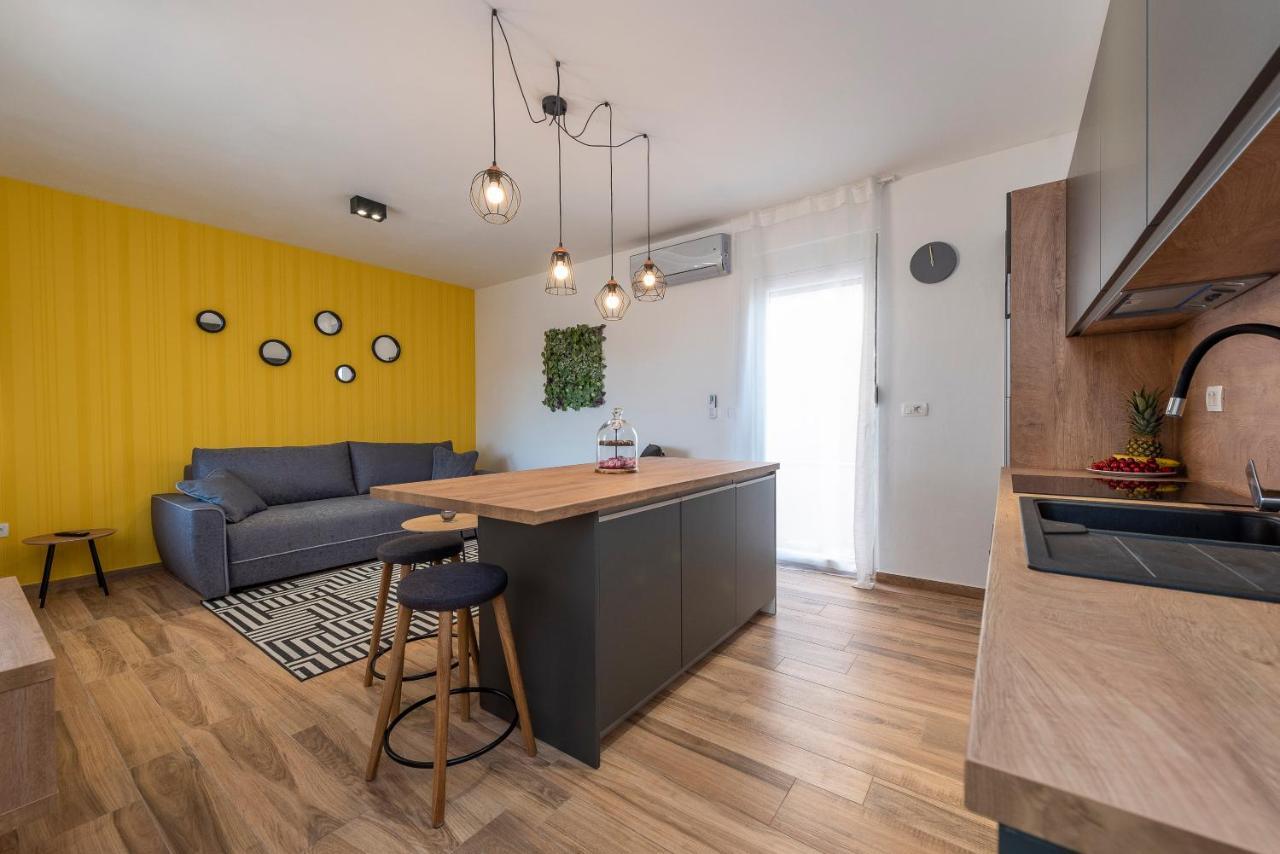 Luxury Apartments - La Vir 3 & 4 Bagian luar foto
