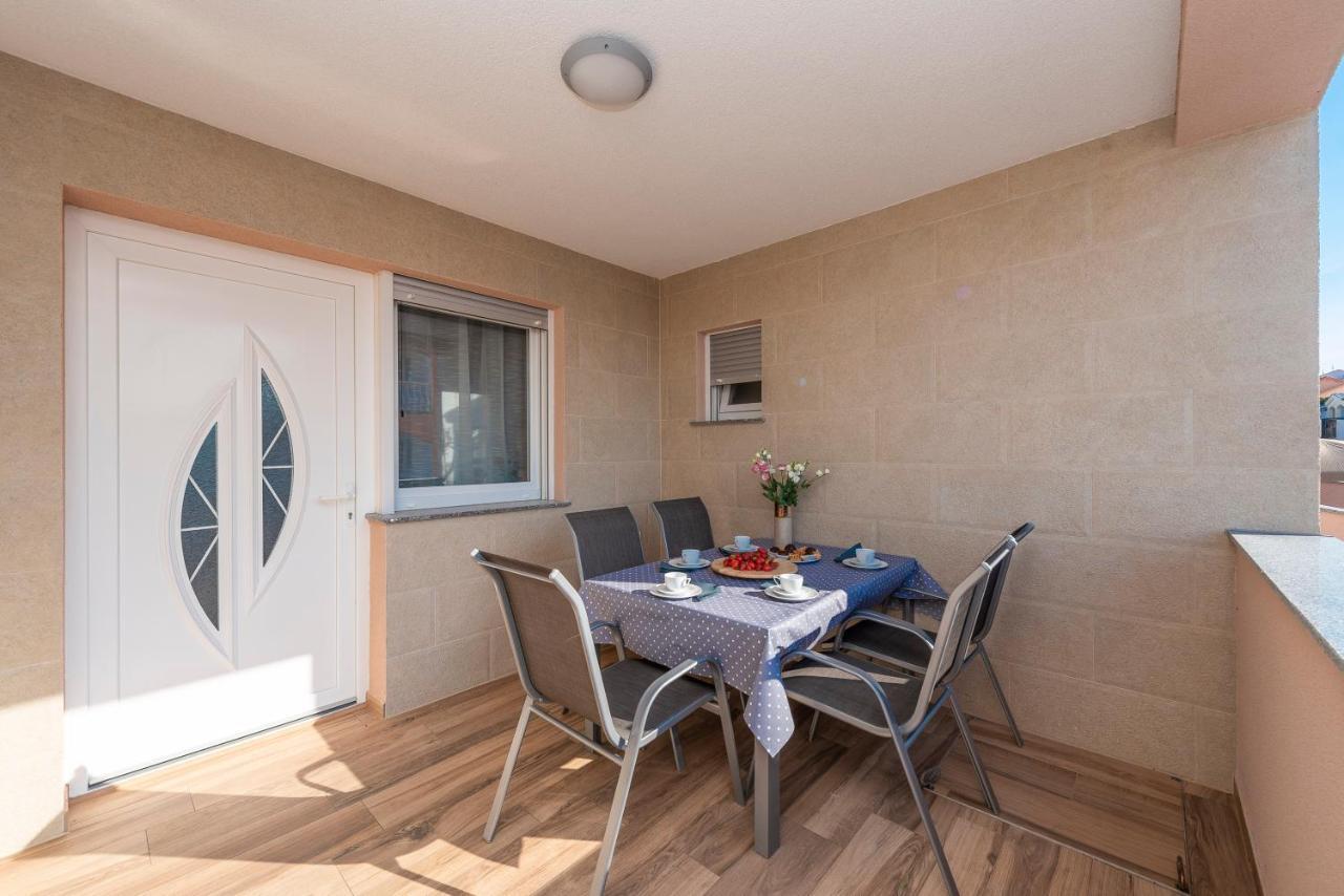 Luxury Apartments - La Vir 3 & 4 Bagian luar foto